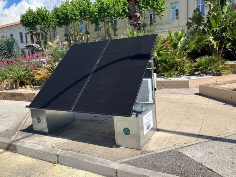 Station solaire autoportée